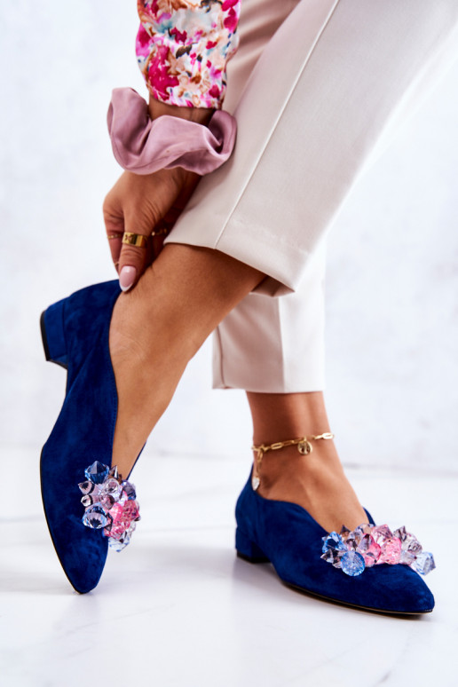 Eleganta stila zamšādas apavi ar ornamentiem tumši zilas krāsas McQueen Eleganta stila zamšādas apavi ar ornamentiem tumši zilas krāsas McQueen