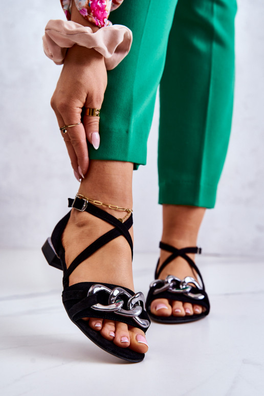 Sieviešu Zamšādas basenes Ar ķēdi Laura Messi 2365 melnas krāsas Sieviešu Zamšādas basenes Ar ķēdi Laura Messi 2365 melnas krāsas