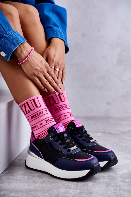 Sieviešu sporta apavi Uz Ķīļa GOE KK2N4081 Melns-tumši zilas krāsas