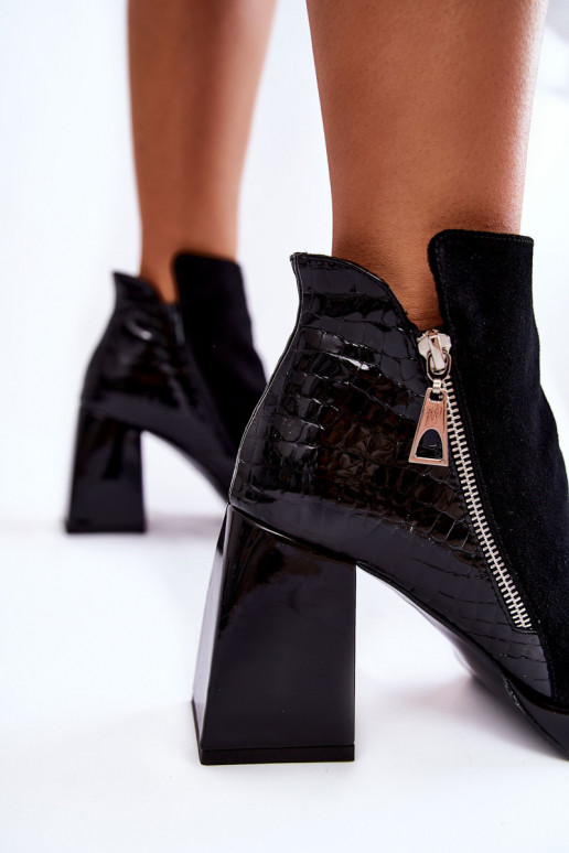 Zamšādas kurpes ar papēdi Ģeometriskais raksts melnas krāsas Alienore