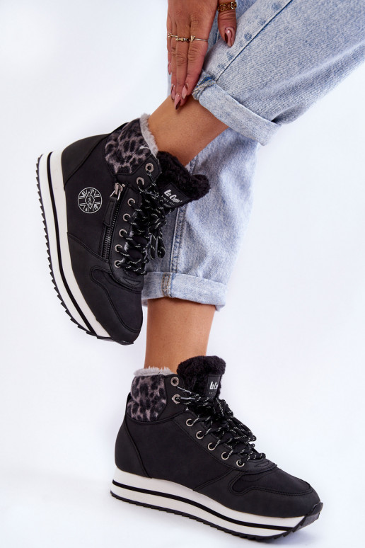 Sieviešu Sieviešu puszābaki siltināti Lee Cooper LCJ-22-31-1448 melnas krāsas