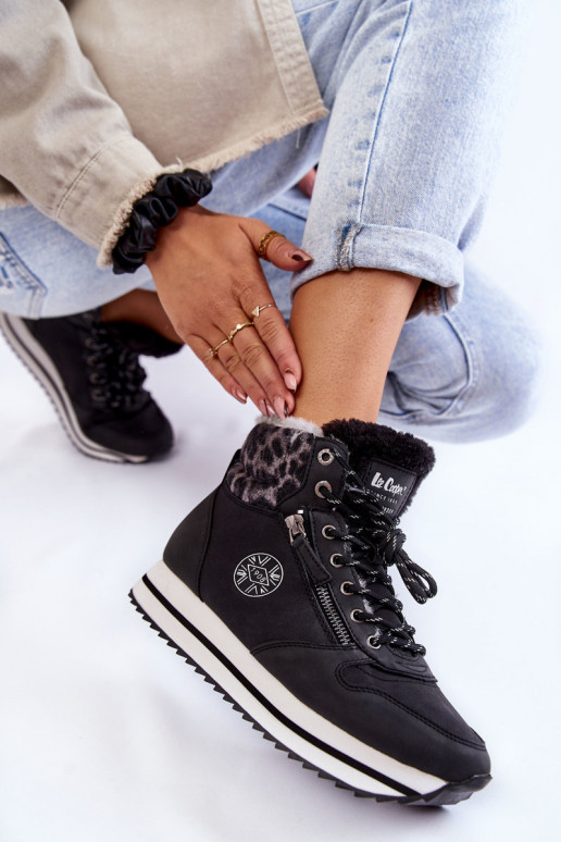 Sieviešu Sieviešu puszābaki siltināti Lee Cooper LCJ-22-31-1448 melnas krāsas