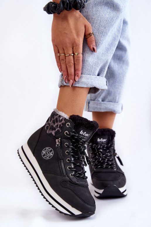 Sieviešu Sieviešu puszābaki siltināti Lee Cooper LCJ-22-31-1448 melnas krāsas