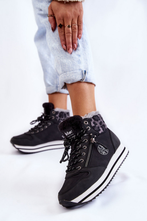 Sieviešu Sieviešu puszābaki siltināti Lee Cooper LCJ-22-31-1448 melnas krāsas