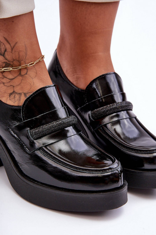 Āda apavi ar papēdi ar ornamentiem melnas krāsas Lemar Gelanor Āda apavi ar papēdi ar ornamentiem melnas krāsas Lemar Gelanor