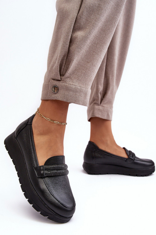 Āda apavi ar platformu ar ornamentiem melnas krāsas Lemar Lehira Āda apavi ar platformu ar ornamentiem melnas krāsas Lemar Lehira