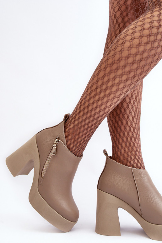 Sieviešu puszābaki Uz masīva pola ar rāvējslēdzējiem 1755 Zazoo smilšu krāsas Sieviešu puszābaki Uz masīva pola ar rāvējslēdzējiem 1755 Zazoo smilšu krāsas