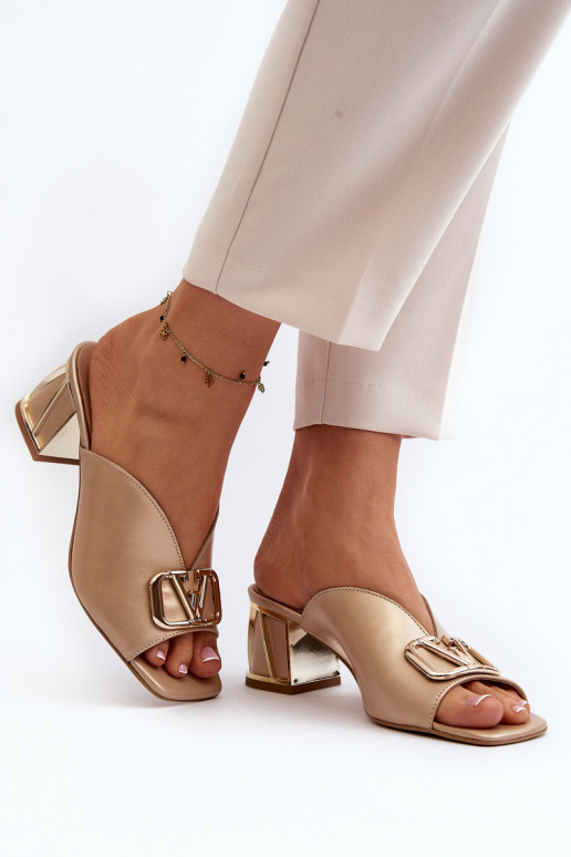 Eleganta stila sieviešu čības ar papēdi Laura Messi 2771 Zelta krāsas Eleganta stila sieviešu čības ar papēdi Laura Messi 2771 Zelta krāsas