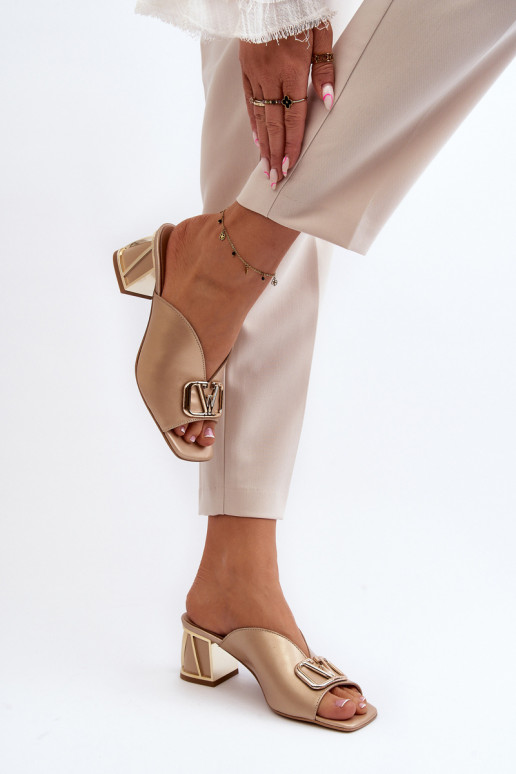 Eleganta stila sieviešu čības ar papēdi Laura Messi 2771 Zelta krāsas Eleganta stila sieviešu čības ar papēdi Laura Messi 2771 Zelta krāsas