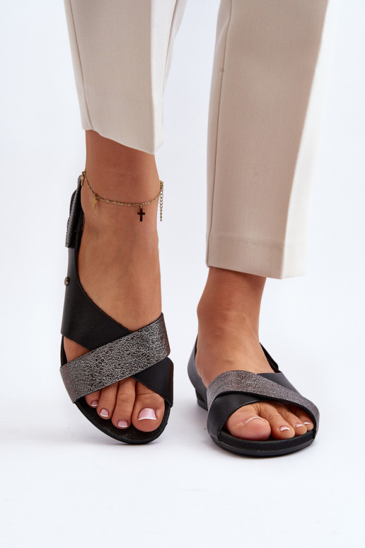 Zazoo 40141 Sieviešu basenes ar lipīgām aizdarēm melnas krāsas Zazoo 40141 Sieviešu basenes ar lipīgām aizdarēm melnas krāsas