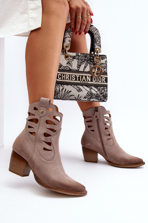 Āda Sieviešu puszābaki Ar izgriezumiem Tā irciejka 06412-04 smilšu krāsas Āda Sieviešu puszābaki Ar izgriezumiem Tā irciejka 06412-04 smilšu krāsas