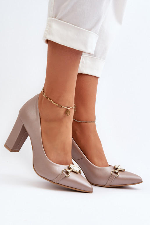 Zazoo 2453/OS Āda Kurpes ar papēdi ar sirsniņām perlamutra Zazoo 2453/OS Āda Kurpes ar papēdi ar sirsniņām perlamutra