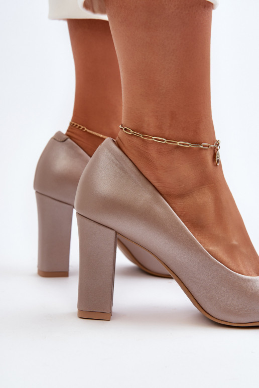 Zazoo 2453/OS Āda Kurpes ar papēdi ar sirsniņām perlamutra Zazoo 2453/OS Āda Kurpes ar papēdi ar sirsniņām perlamutra