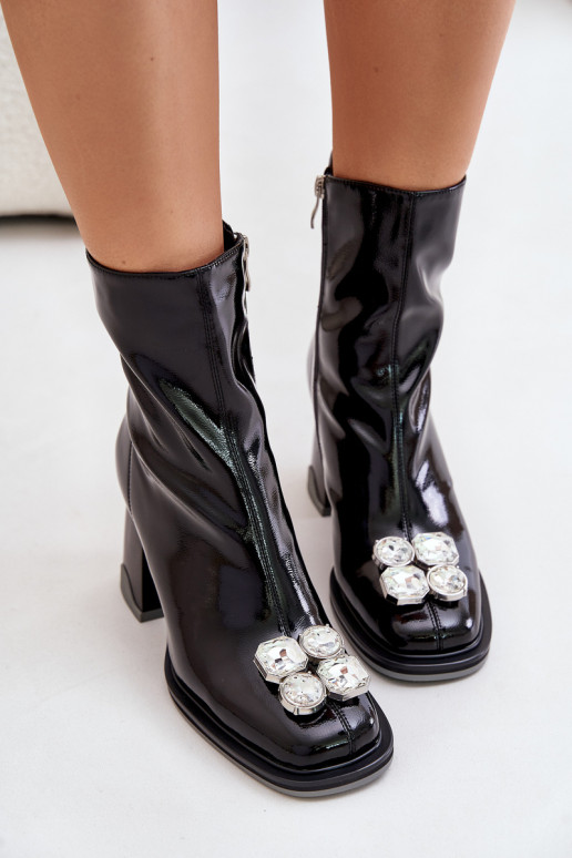 Laque Sieviešu puszābaki ar ornamentiem D&A MR880-019 melnas krāsas Laque Sieviešu puszābaki ar ornamentiem D&A MR880-019 melnas krāsas