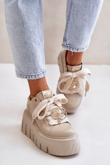 Sneakers modeļa apavi Sieviešu Uz masīvas zoles Ar zelta rotājumu CheBello 4530 smilšu krāsas