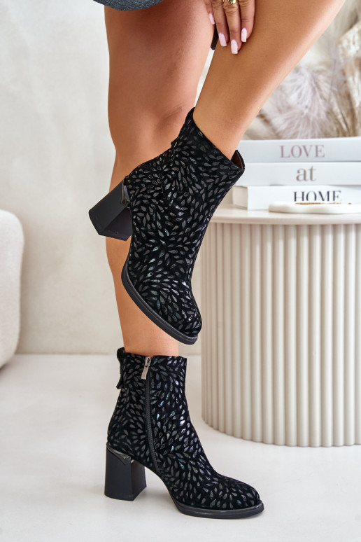 Sieviešu puszābaki Ar greznu Tłoczeniem D&A CR42-192 melnas krāsas Sieviešu puszābaki Ar greznu Tłoczeniem D&A CR42-192 melnas krāsas