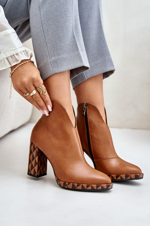 Āda Sieviešu puszābaki ar papēdi Laura Messi 2836 brūnas krāsas