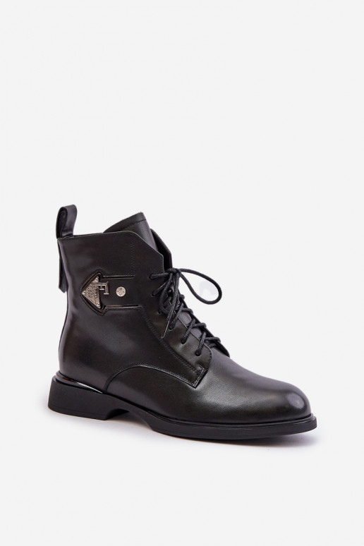 Āda Sieviešu puszābaki ar platiem papēžiem ar ornamentiem siltināti Tā irciejka N3115-01 melnas krāsas Āda Sieviešu puszābaki ar platiem papēžiem ar ornamentiem siltināti Tā irciejka N3115-01 melnas krāsas