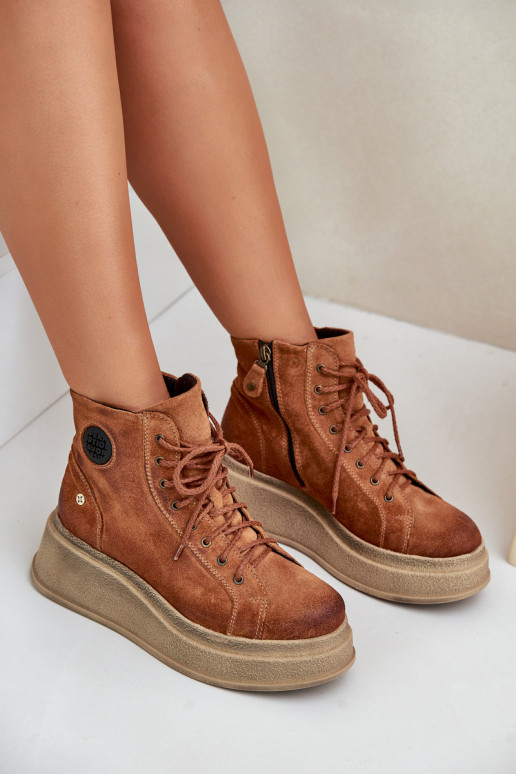 Zamšādas kurpes ar platformu Tā irciejka 06309-29 brūnas krāsas Zamšādas kurpes ar platformu Tā irciejka 06309-29 brūnas krāsas