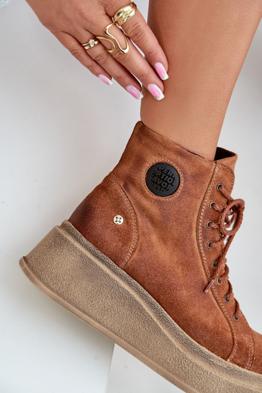 Zamšādas kurpes ar platformu Tā irciejka 06309-29 brūnas krāsas Zamšādas kurpes ar platformu Tā irciejka 06309-29 brūnas krāsas