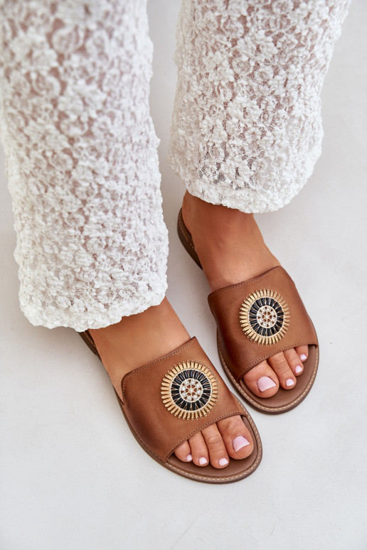 Čibas no dabīgas ādas ar ornamentiem ar platiem papēžiem Ļevskis 3047/O brūnas krāsas Čibas no dabīgas ādas ar ornamentiem ar platiem papēžiem Ļevskis 3047/O brūnas krāsas