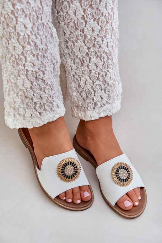 Čibas no dabīgas ādas ar ornamentiem ar platiem papēžiem Ļevskis 3047/O baltas krāsas