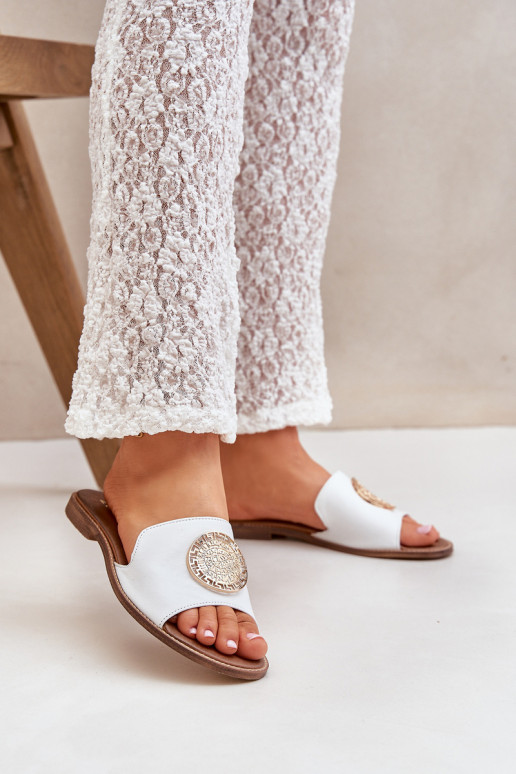 Čibas no dabīgas ādas ar ornamentiem ar platiem papēžiem Zazoo 3047/O baltas krāsas Čibas no dabīgas ādas ar ornamentiem ar platiem papēžiem Zazoo 3047/O baltas krāsas