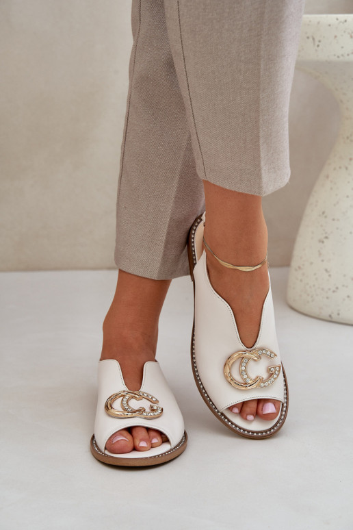 Sieviešu basenes ar platiem papēžiem ar ornamentiem Laura Messi 2865 Ziloņkaula krāsas