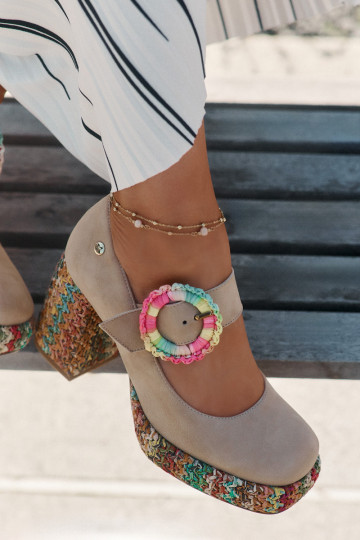 Kurpes Ar bizi ar papēdi Un platforma Tā irciejka 06839-04 smilšu krāsas 2