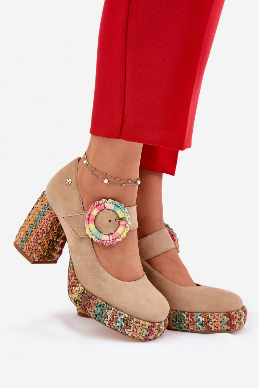 Kurpes Ar bizi ar papēdi Un platforma Tā irciejka 06839-04 smilšu krāsas Kurpes Ar bizi ar papēdi Un platforma Tā irciejka 06839-04 smilšu krāsas