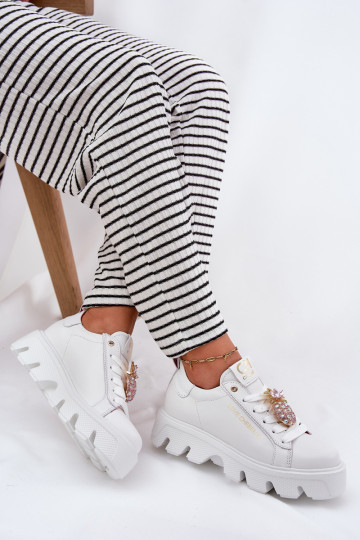 Āda Sneakers modeļa apavi dekorēti Broszką Ananas CheBello 4651 baltas krāsas 2