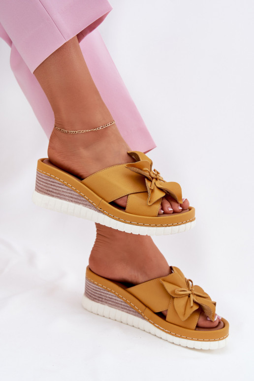 Čibas no dabīgas ādas Sieviešu Uz Ķīļa Ar greznu Puķe Artiker 52C0504 Dzelteni Čibas no dabīgas ādas Sieviešu Uz Ķīļa Ar greznu Puķe Artiker 52C0504 Dzelteni