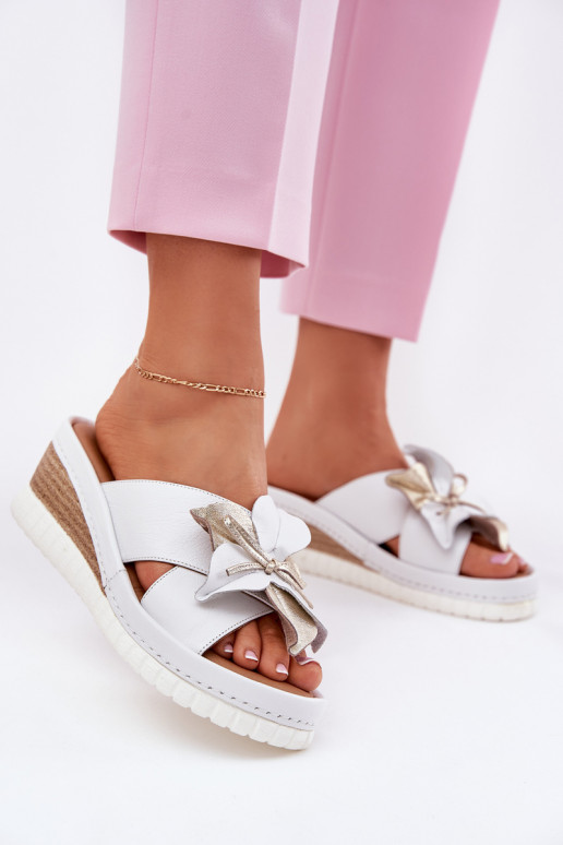 Čibas no dabīgas ādas Sieviešu Uz Ķīļa Ar greznu Puķe Artiker 52C0537 baltas krāsas