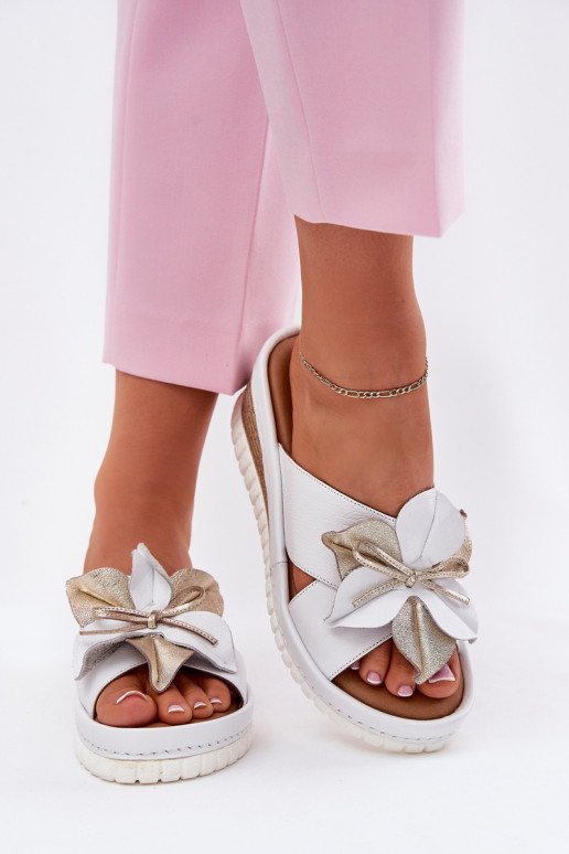 Čibas no dabīgas ādas Sieviešu Uz Ķīļa Ar greznu Puķe Artiker 52C0537 baltas krāsas