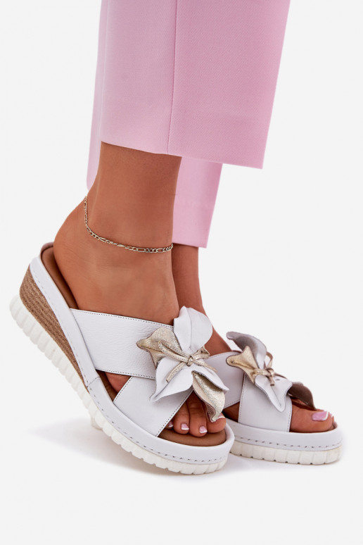 Čibas no dabīgas ādas Sieviešu Uz Ķīļa Ar greznu Puķe Artiker 52C0537 baltas krāsas