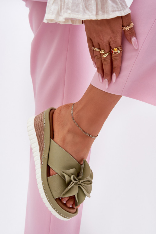 Čibas no dabīgas ādas Sieviešu Uz Ķīļa Ar greznu Puķe Artiker 52C0503 Zaļas krāsas