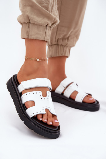 Laque sieviešu čībasIeslēgtsturalnej Skóry ar platformu Zazoo 40440 baltas krāsas