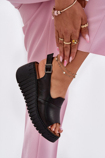 Sieviešu basenesIeslēgtsturalnej Skóry Uz Ķīļa Artiker 54C0791 melnas krāsas 2