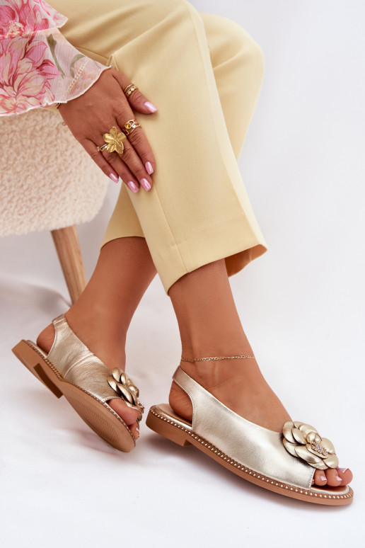 Āda līdzenas zoles basenes ar ornamentiem CheBello 4642 Zelta krāsas Āda līdzenas zoles basenes ar ornamentiem CheBello 4642 Zelta krāsas