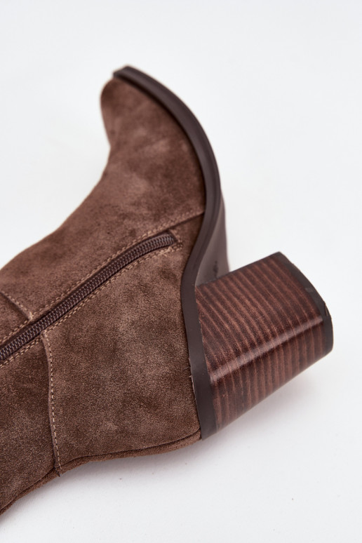 zamšādas garie zābaki ar papēdi Slēdzene brūnas krāsas Lissara zamšādas garie zābaki ar papēdi Slēdzene brūnas krāsas Lissara