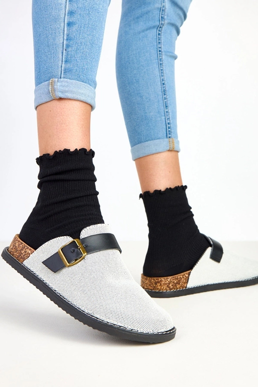 Melnas čības uz korķa platformas ar...