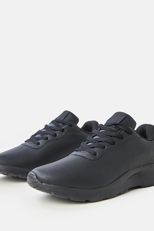 Melnas vīriešu augstās sporta apavi...