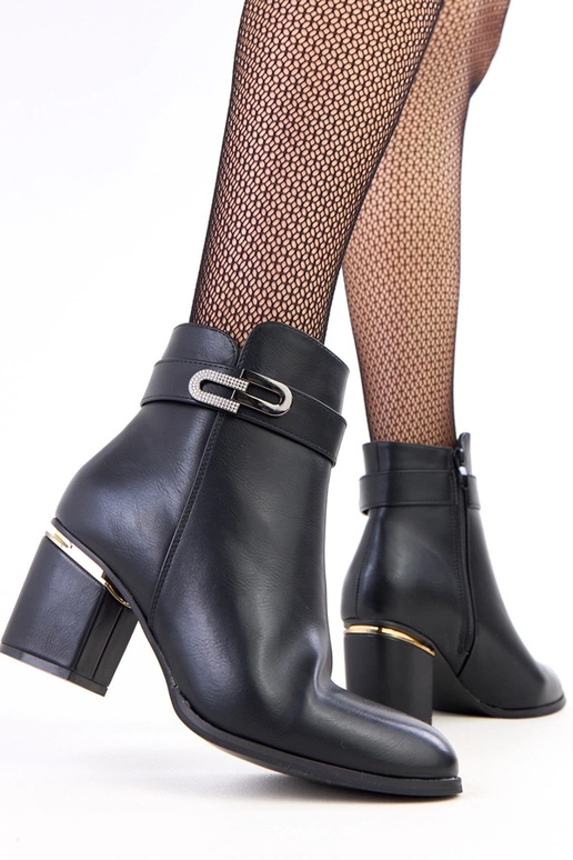 Melni augstpapēžu zābaciņi ar...