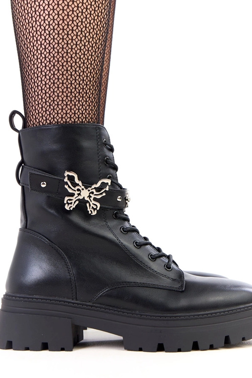 Melni pārgājienu apavi ar tauriņu uz...