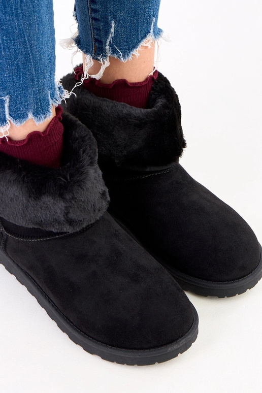 Melni sniega zābaki ar kažokādu uz...