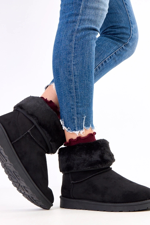 Melni sniega zābaki ar kažokādu uz...