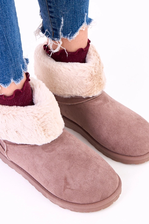 Brūni sniega zābaki ar kažokādu uz...