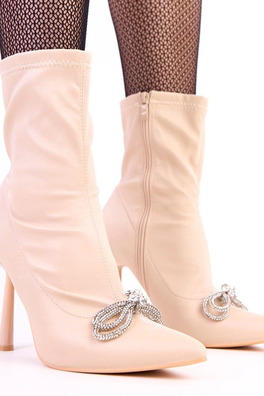 Smilšu krāsas satīna zābaki ar...