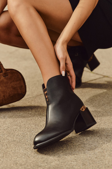 Ādas sieviešu zābaki, Vinceza 66811, melnas krāsas