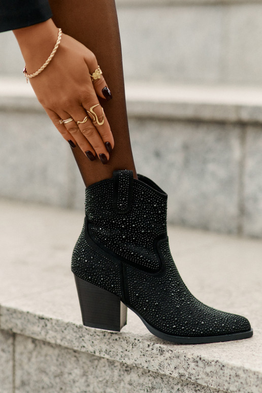 Dekorētas kovboju stila puszābaki ar papēdiNoskami Apavi ar spicu purngalu S.Barski HY42-121 melnas krāsas